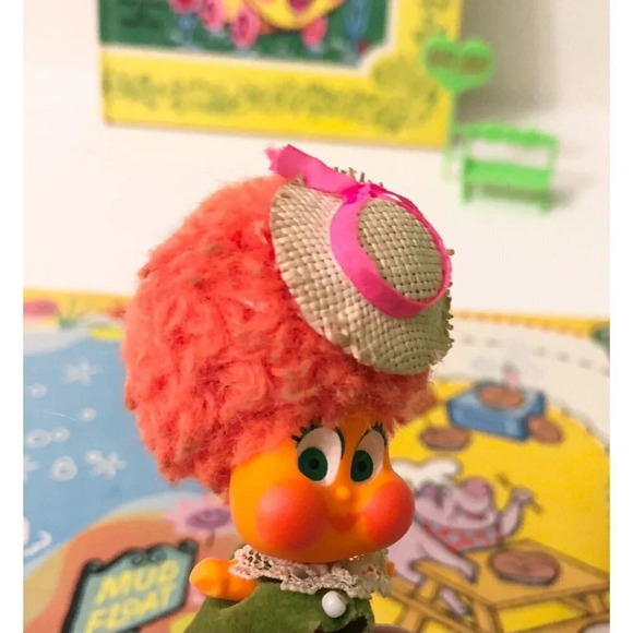 Vintage 1969 Mattel  Upsy Downsy Pudgy Fudgy Doll Playset with Board and Book - Picture 6 of 16